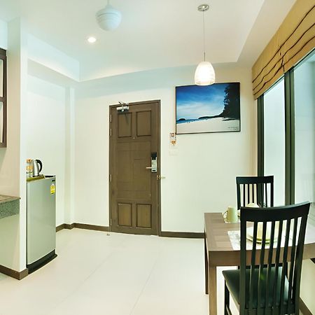 Ratana Hill Patong Aparthotel Exterior photo