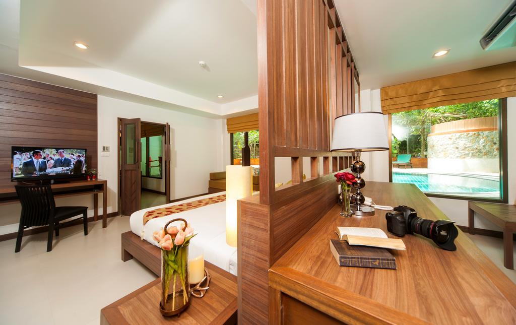Ratana Hill Patong Aparthotel Exterior photo