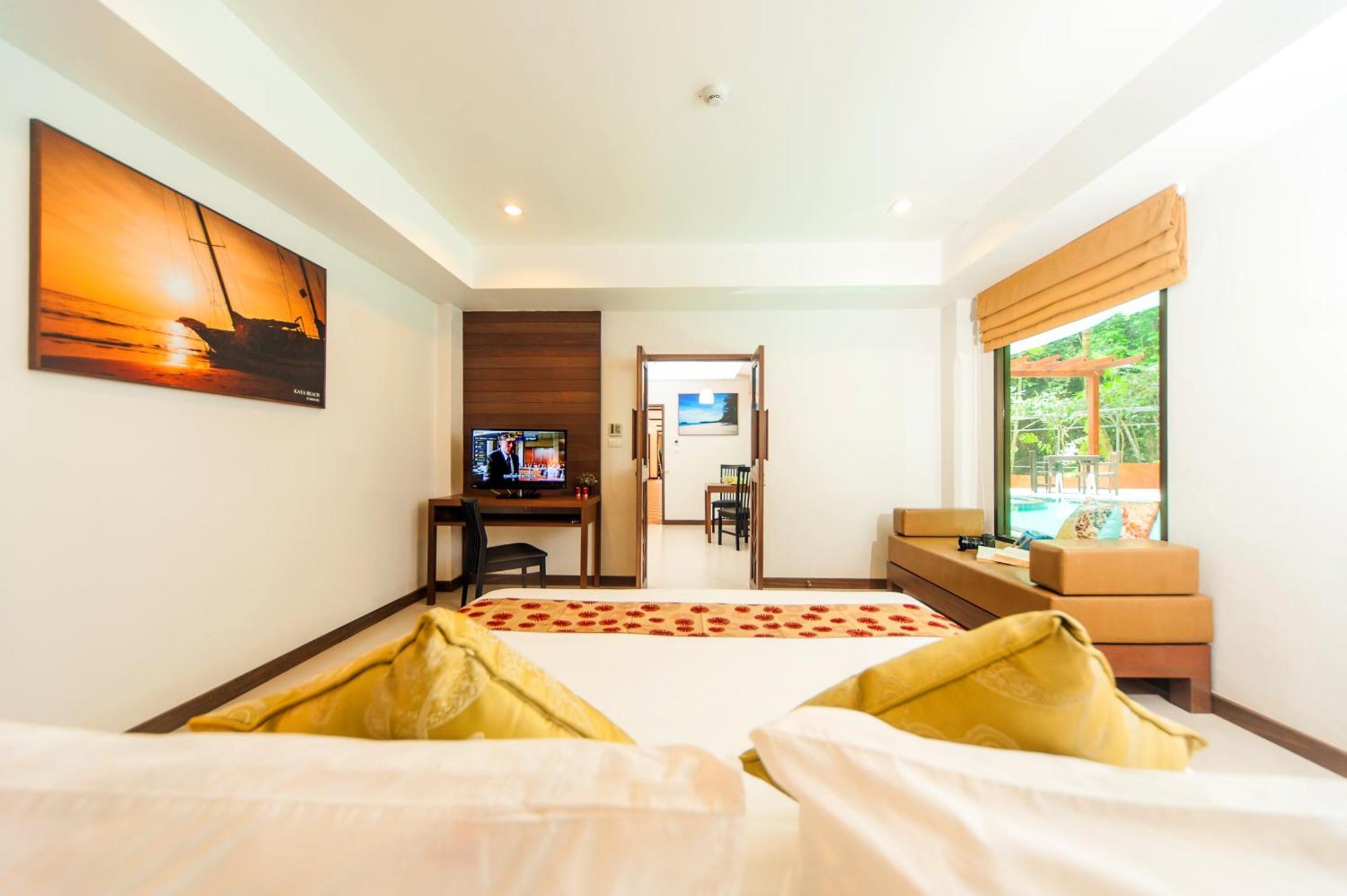 Ratana Hill Patong Aparthotel Exterior photo