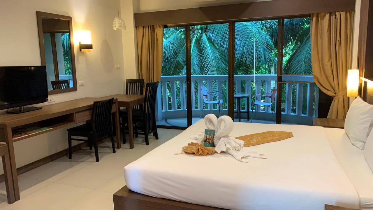 Ratana Hill Patong Aparthotel Exterior photo