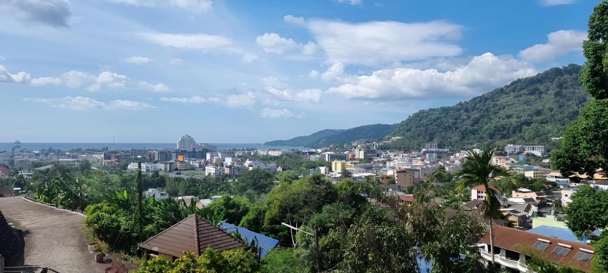Ratana Hill Patong Aparthotel Exterior photo