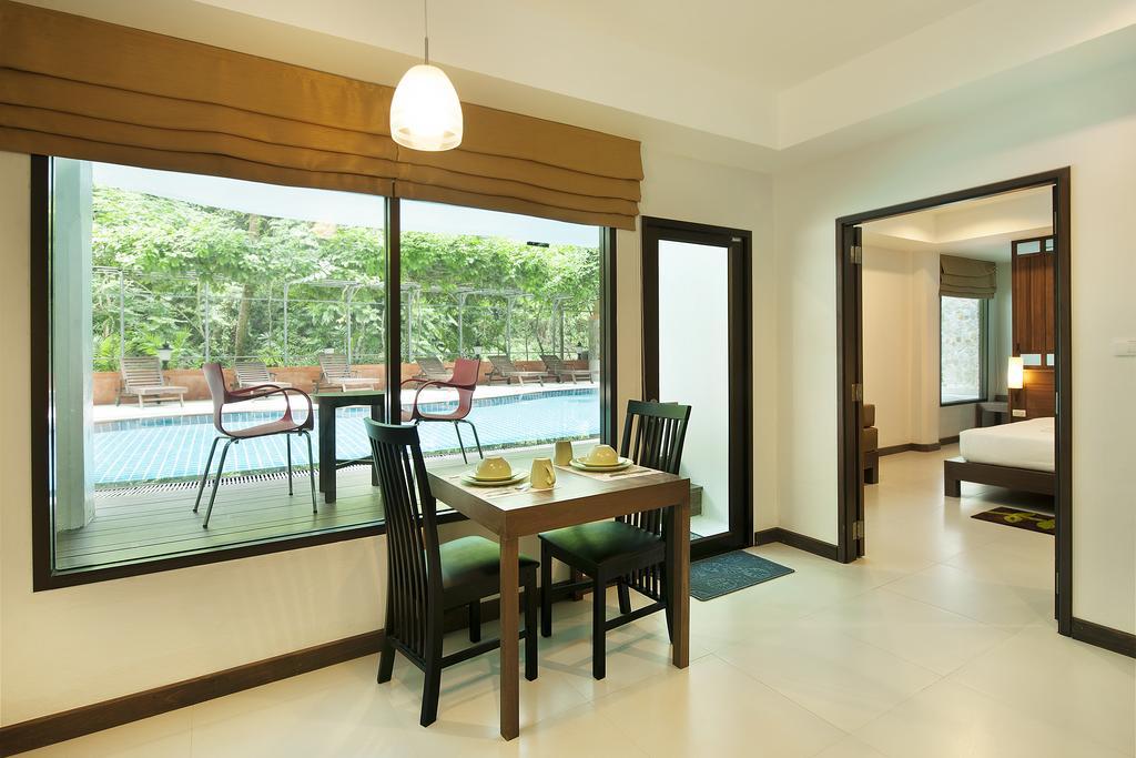 Ratana Hill Patong Aparthotel Exterior photo