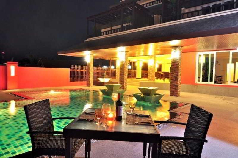 Ratana Hill Patong Aparthotel Exterior photo